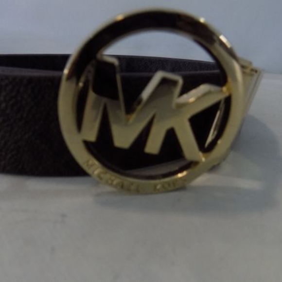 Micheal Kors Brand Twist Reversible Belt
